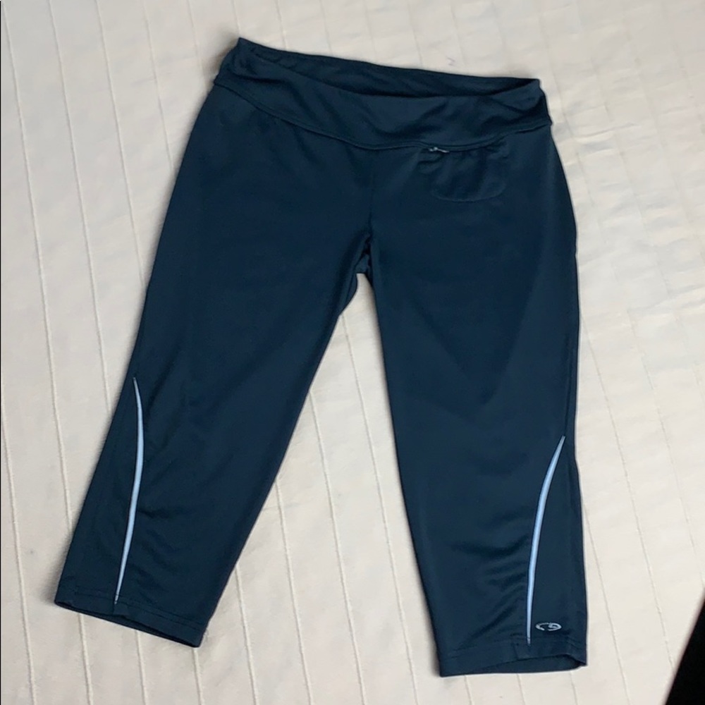 Champion Black Cropped Front Zipped Pocket Capri S